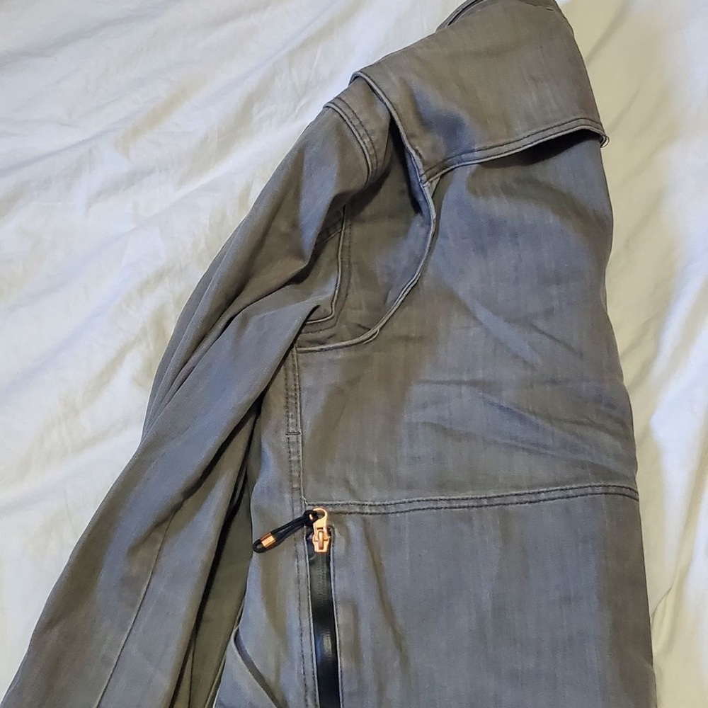 Levi’s Jean Jacket - Picture 2 of 2